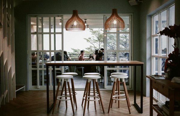 Wie kann man saisonale Zutaten optimal in die Restaurantkarte integrieren?